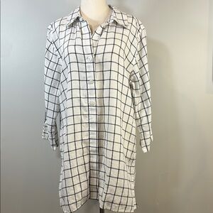 Investments White and Black Checkered Tunic